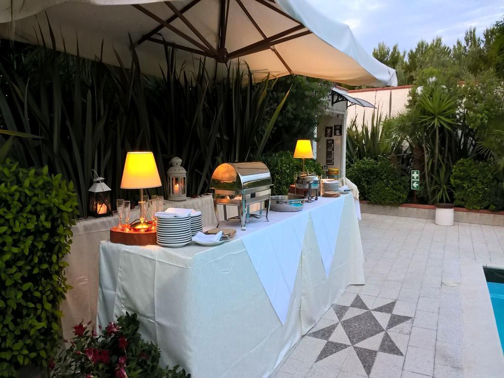 Hotel Villa Bisceglie Exterior photo